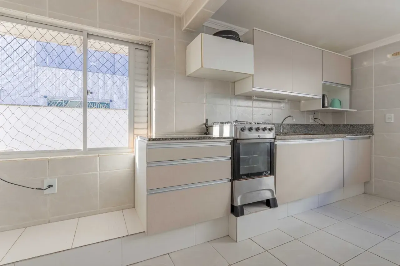Apartamento com 4 dormitórios sendo 2 suítes e 2 vagas no Centro de Balneário Camboriú — foto 6