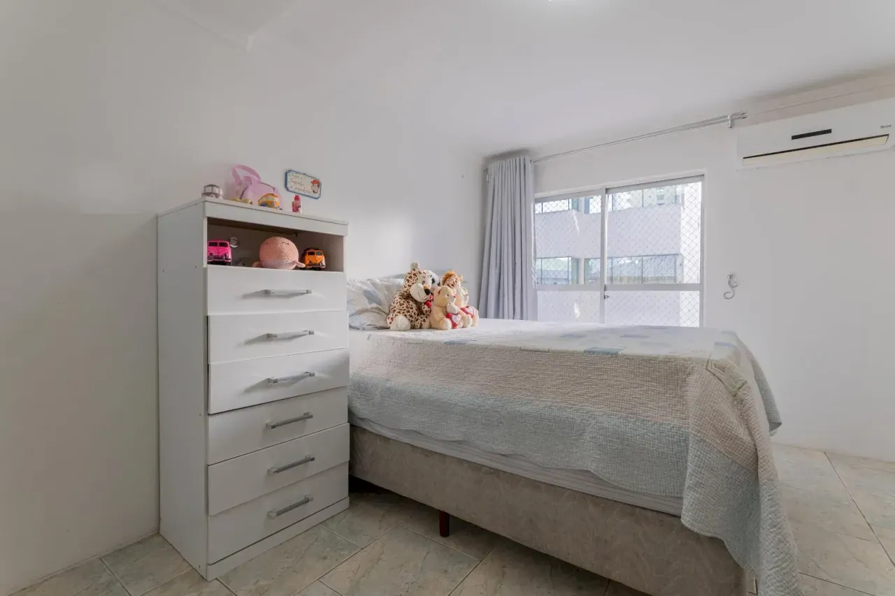 Apartamento com 4 dormitórios sendo 2 suítes e 2 vagas no Centro de Balneário Camboriú — foto 16