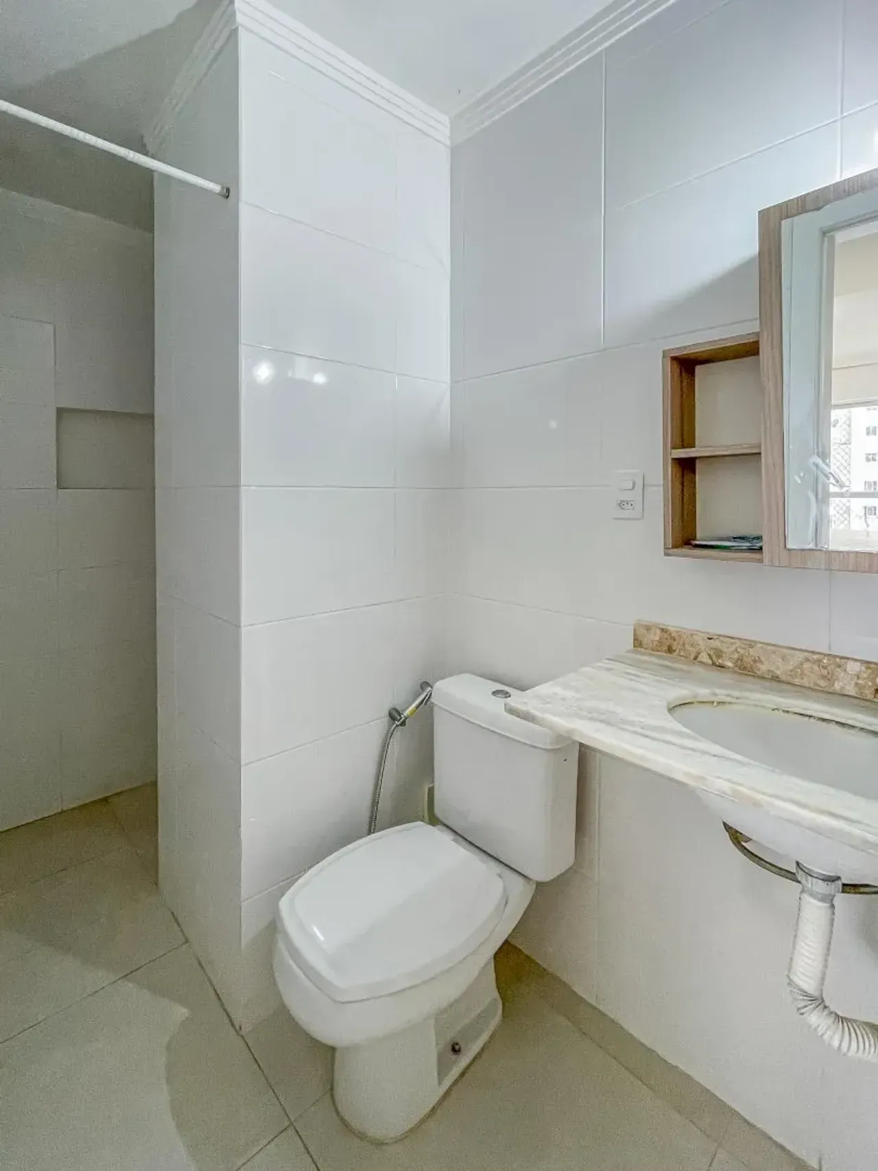 Apartamento com 4 dormitórios sendo 2 suítes e 2 vagas no Centro de Balneário Camboriú — foto 11