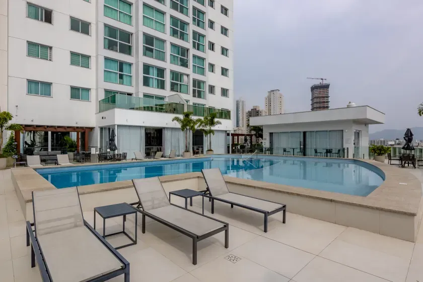 Apartamento com 3 suítes e 2 vagas de garagem no Centro em Balneário Camboriú — foto 36