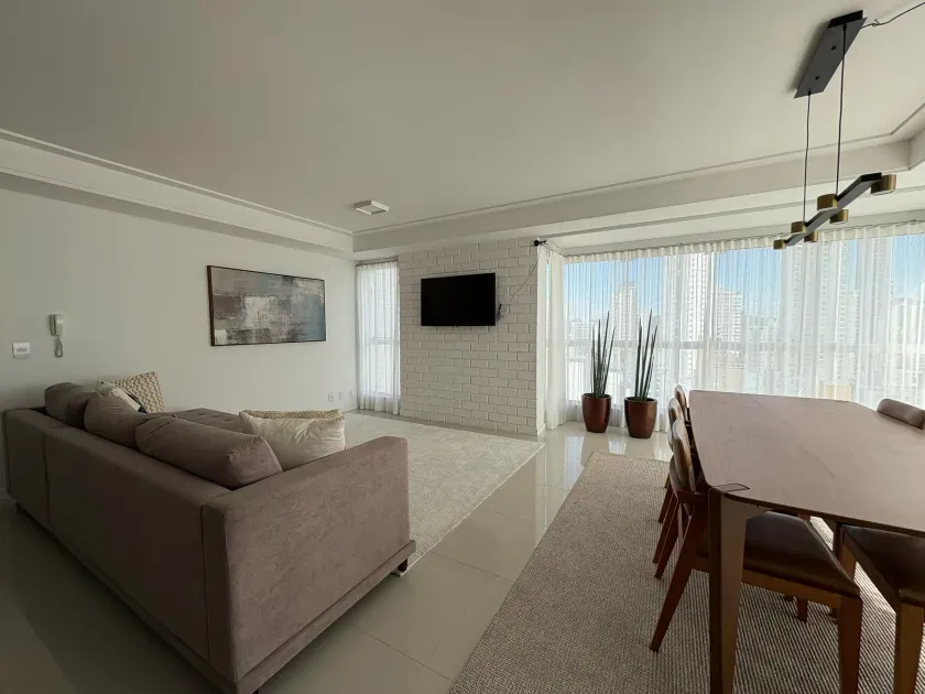 Cobertura Duplex com 5 dormitórios sendo 3 suites e 3 vagas no Centro de Balneário Camboriú — foto 1