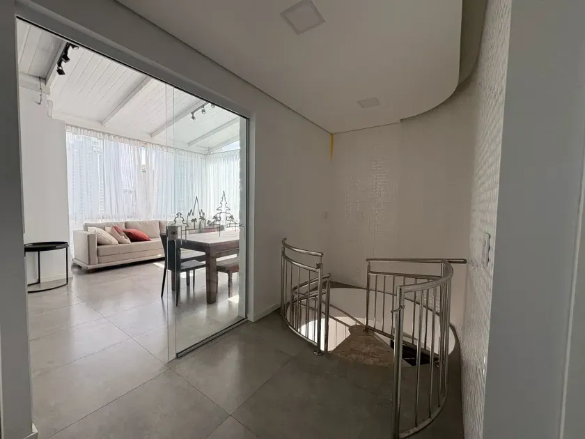 Cobertura Duplex com 5 dormitórios sendo 3 suites e 3 vagas no Centro de Balneário Camboriú — foto 17