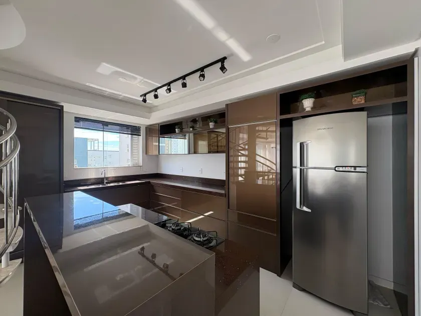 Cobertura Duplex com 5 dormitórios sendo 3 suites e 3 vagas no Centro de Balneário Camboriú — foto 7
