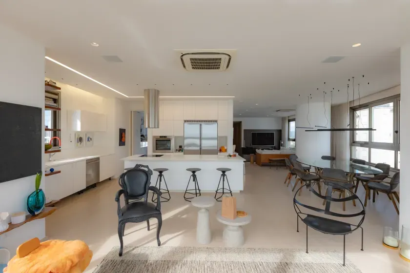 Apartamento mobiliado com 4 suítes e 5 vagas de garagem na Avenida Atlântica em Balneário Camboriú — foto 15