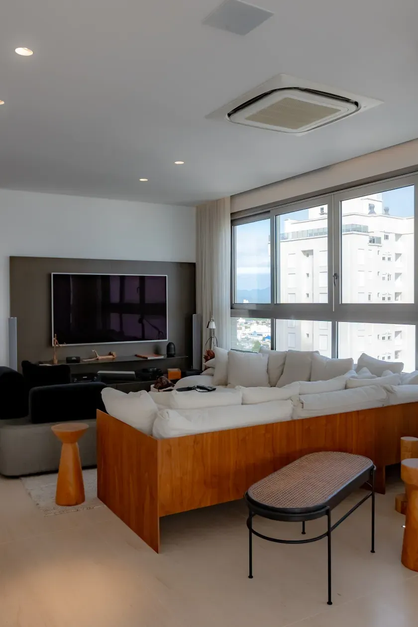 Apartamento mobiliado com 4 suítes e 5 vagas de garagem na Avenida Atlântica em Balneário Camboriú — foto 10