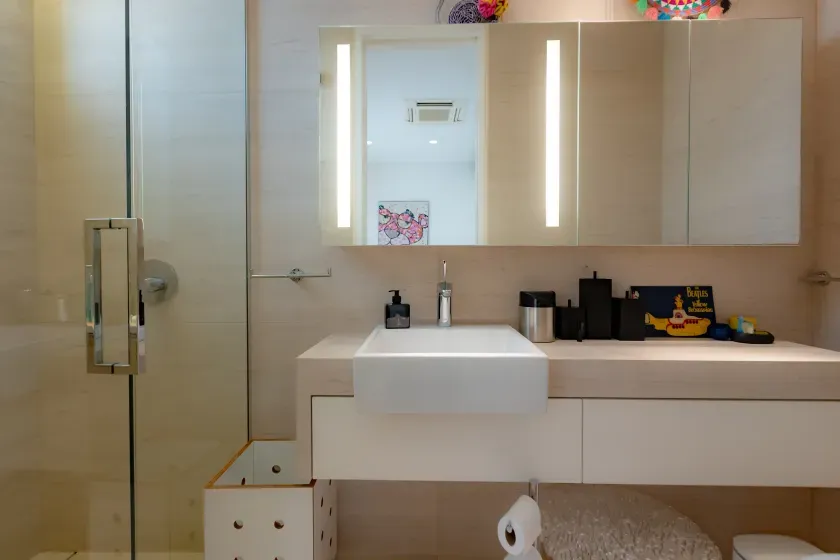 Apartamento mobiliado com 4 suítes e 5 vagas de garagem na Avenida Atlântica em Balneário Camboriú — foto 43
