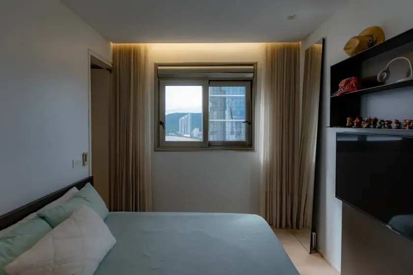 Apartamento mobiliado com 4 suítes e 5 vagas de garagem na Avenida Atlântica em Balneário Camboriú — foto 45