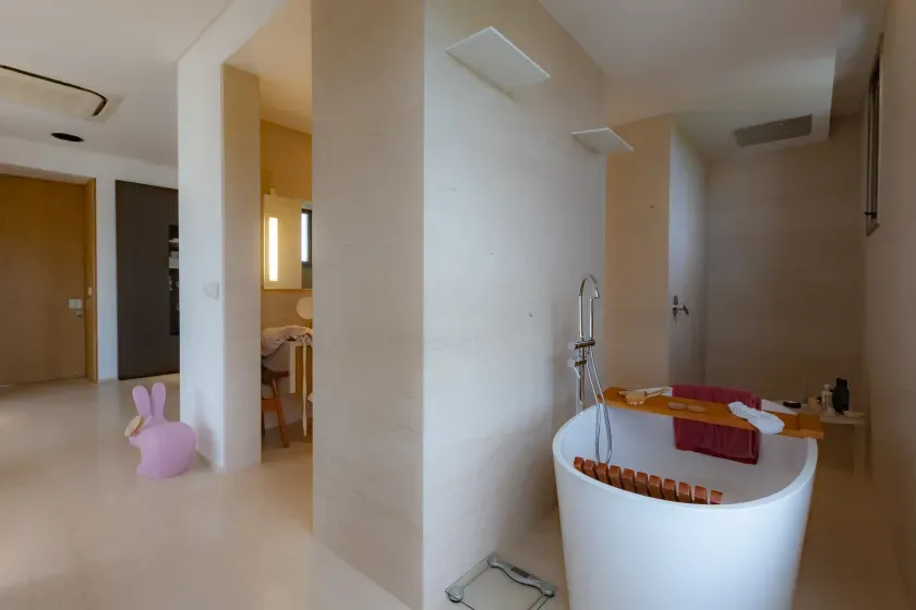 Apartamento mobiliado com 4 suítes e 5 vagas de garagem na Avenida Atlântica em Balneário Camboriú — foto 54