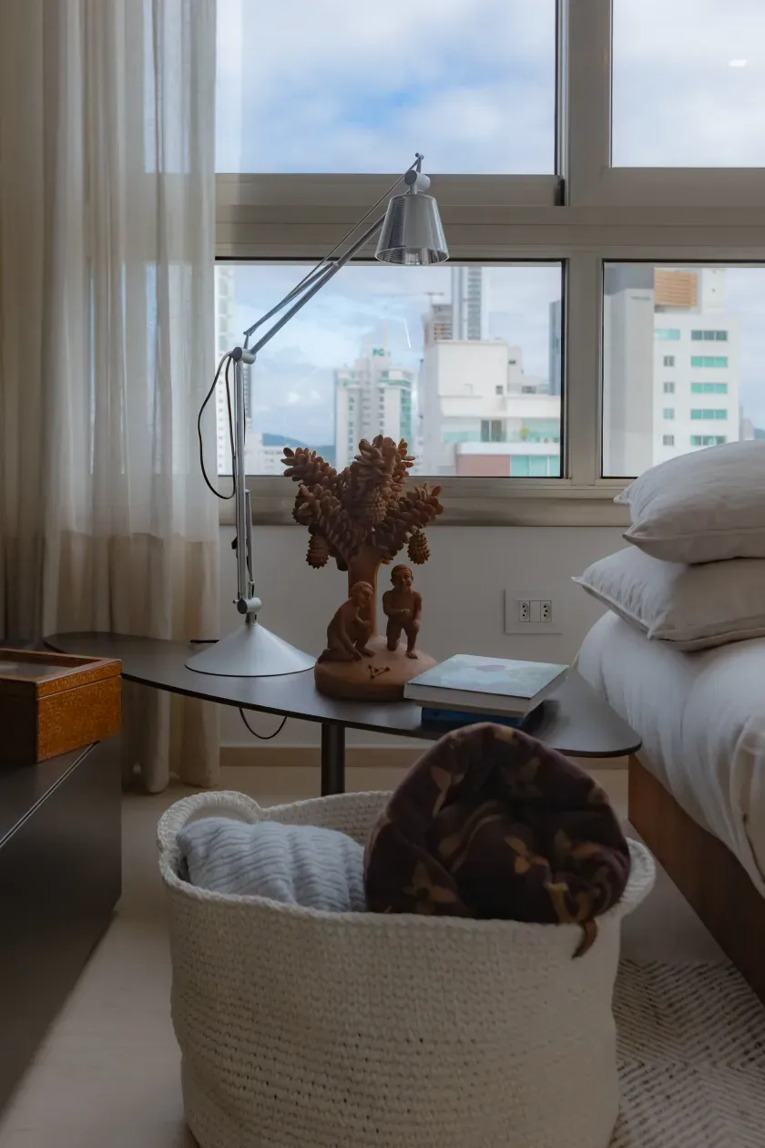 Apartamento mobiliado com 4 suítes e 5 vagas de garagem na Avenida Atlântica em Balneário Camboriú — foto 17