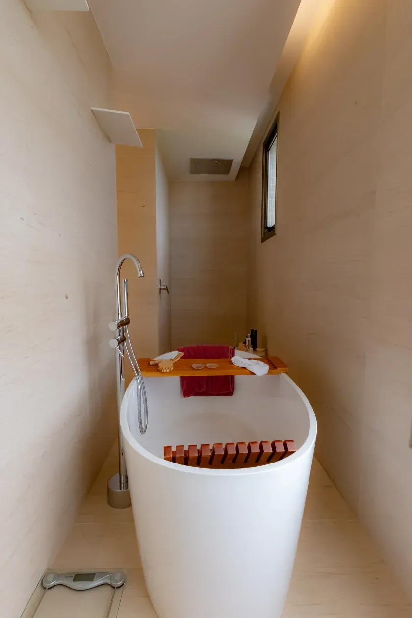 Apartamento mobiliado com 4 suítes e 5 vagas de garagem na Avenida Atlântica em Balneário Camboriú — foto 55