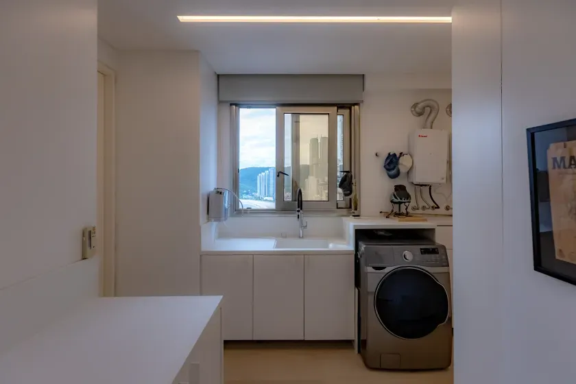 Apartamento mobiliado com 4 suítes e 5 vagas de garagem na Avenida Atlântica em Balneário Camboriú — foto 58