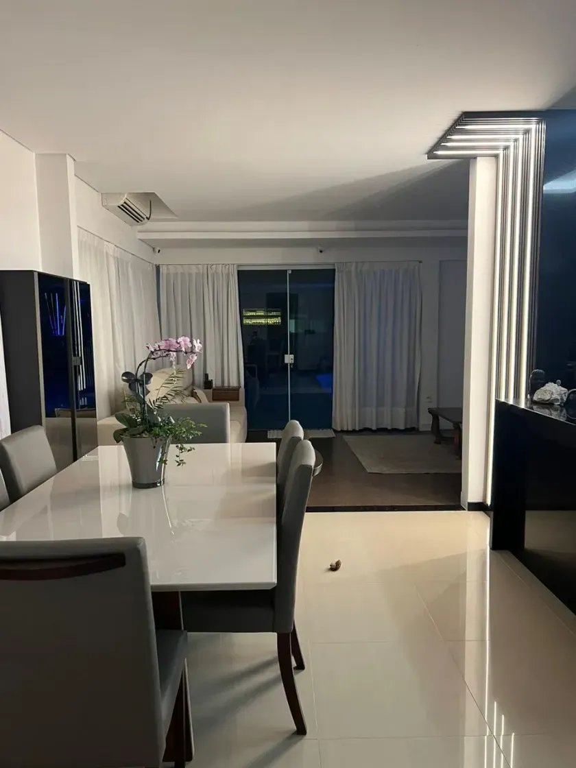 Casa mobiliada com 2 suítes e 2 vagas de garagem na Barra em Balneário Camboriú — foto 2
