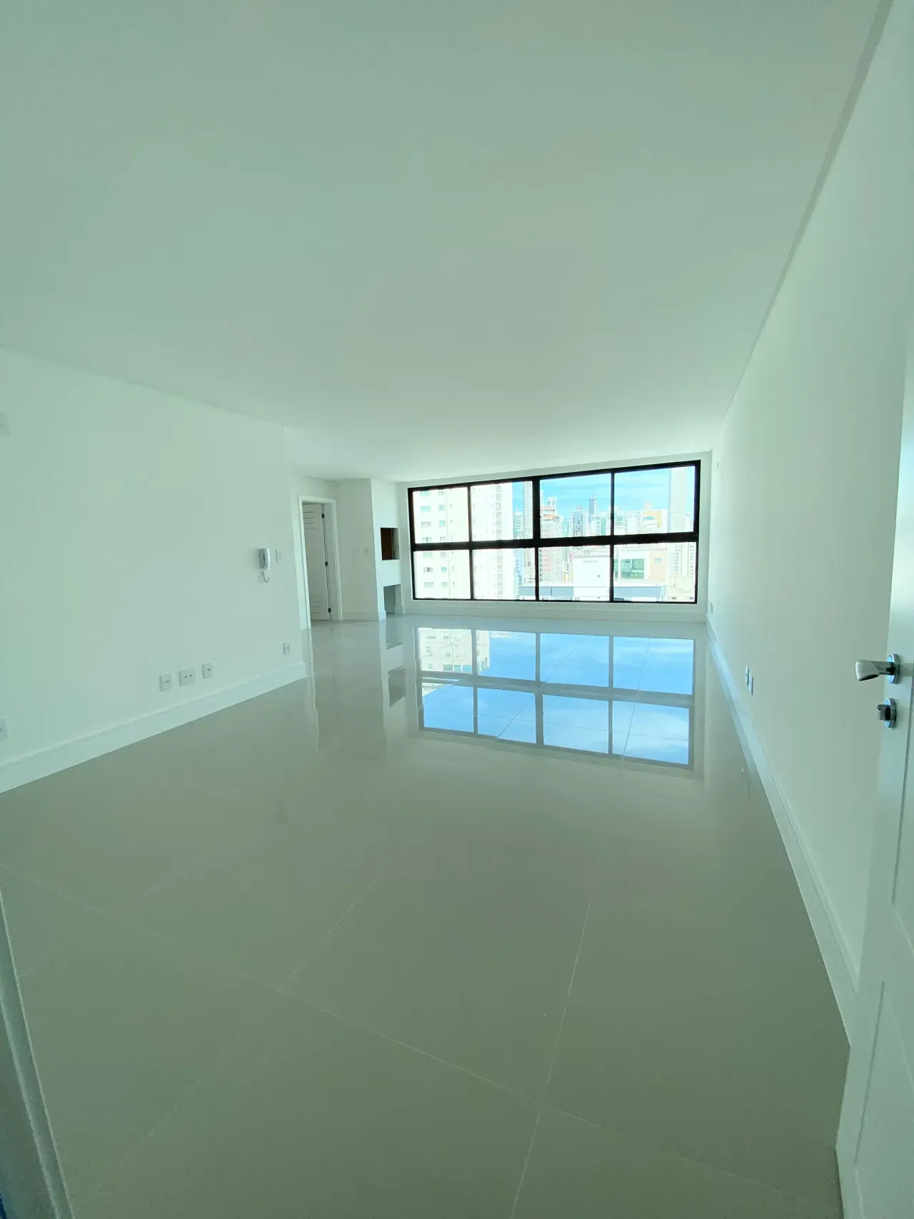 Apartamento no Edifício Agatha Christie em Balneário Camboriú — foto 2