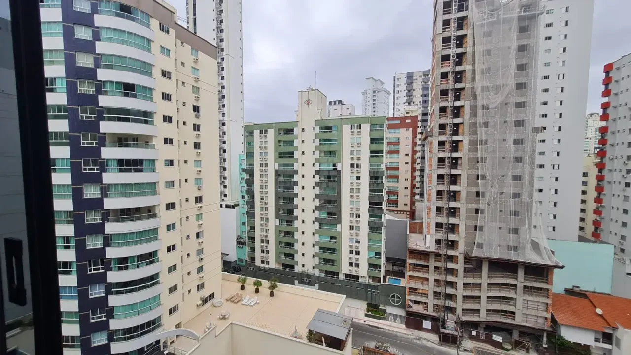 Apartamento no Edifício Ana Capri com 3 dormitórios em Balneário Camboriú — foto 24