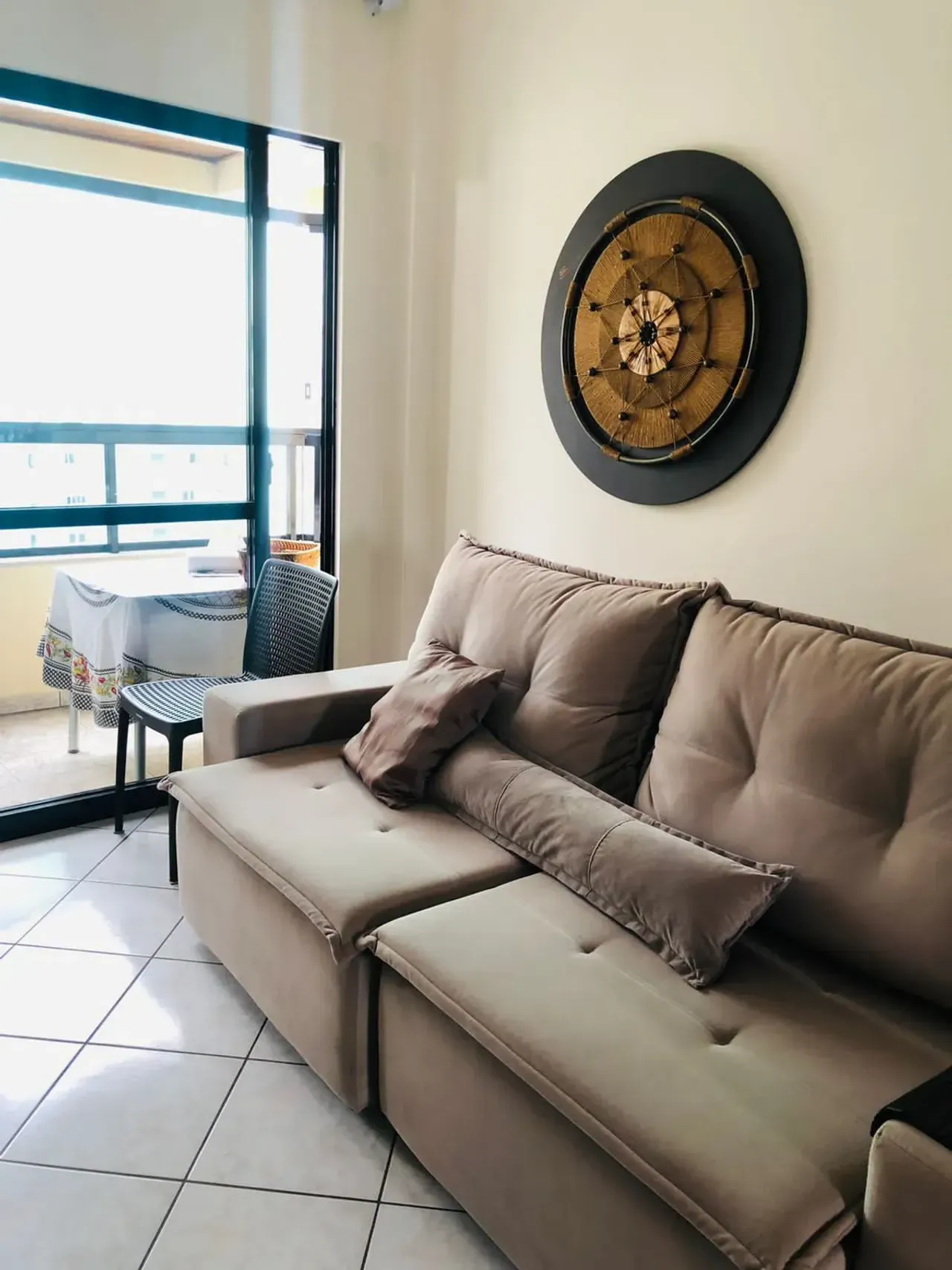 Apartamento no Edifício Ana Capri com 3 dormitórios em Balneário Camboriú — foto 8