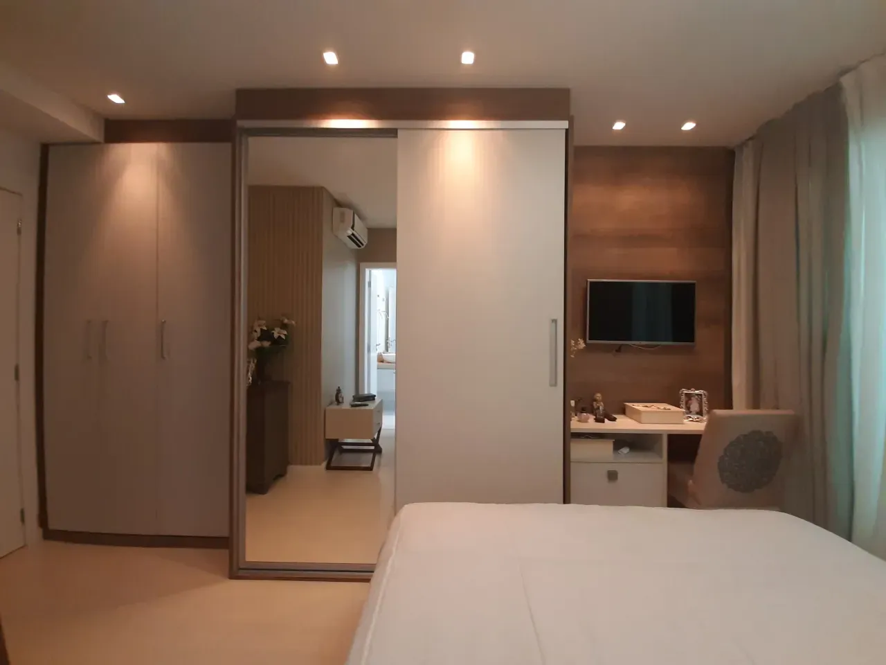Apartamento no Edificio Residencial Torre de Lyon com 3 suítes em Balneário Camboriú — foto 8
