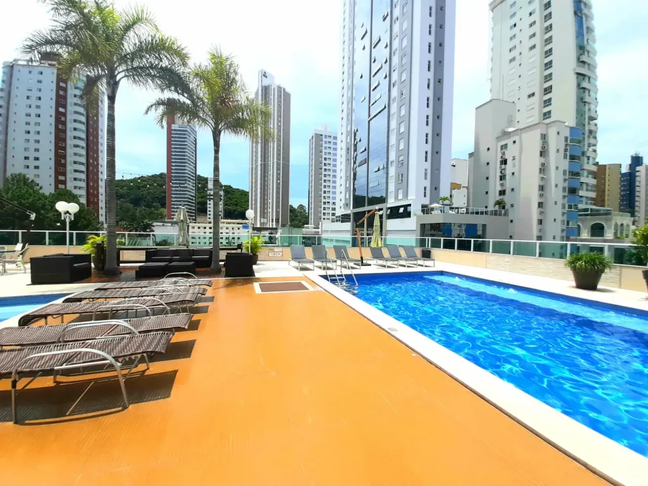 Apartamento no Edificio Residencial Torre de Lyon com 3 suítes em Balneário Camboriú — foto 1