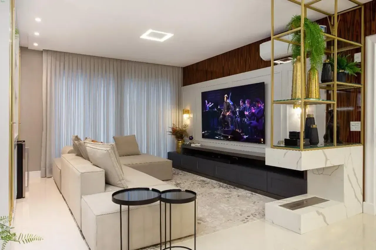 Apartamento com 3 dormitórios sendo 2 suítes e 3 vagas de garagem no Centro de Balneário Camboriú/SC — foto 2