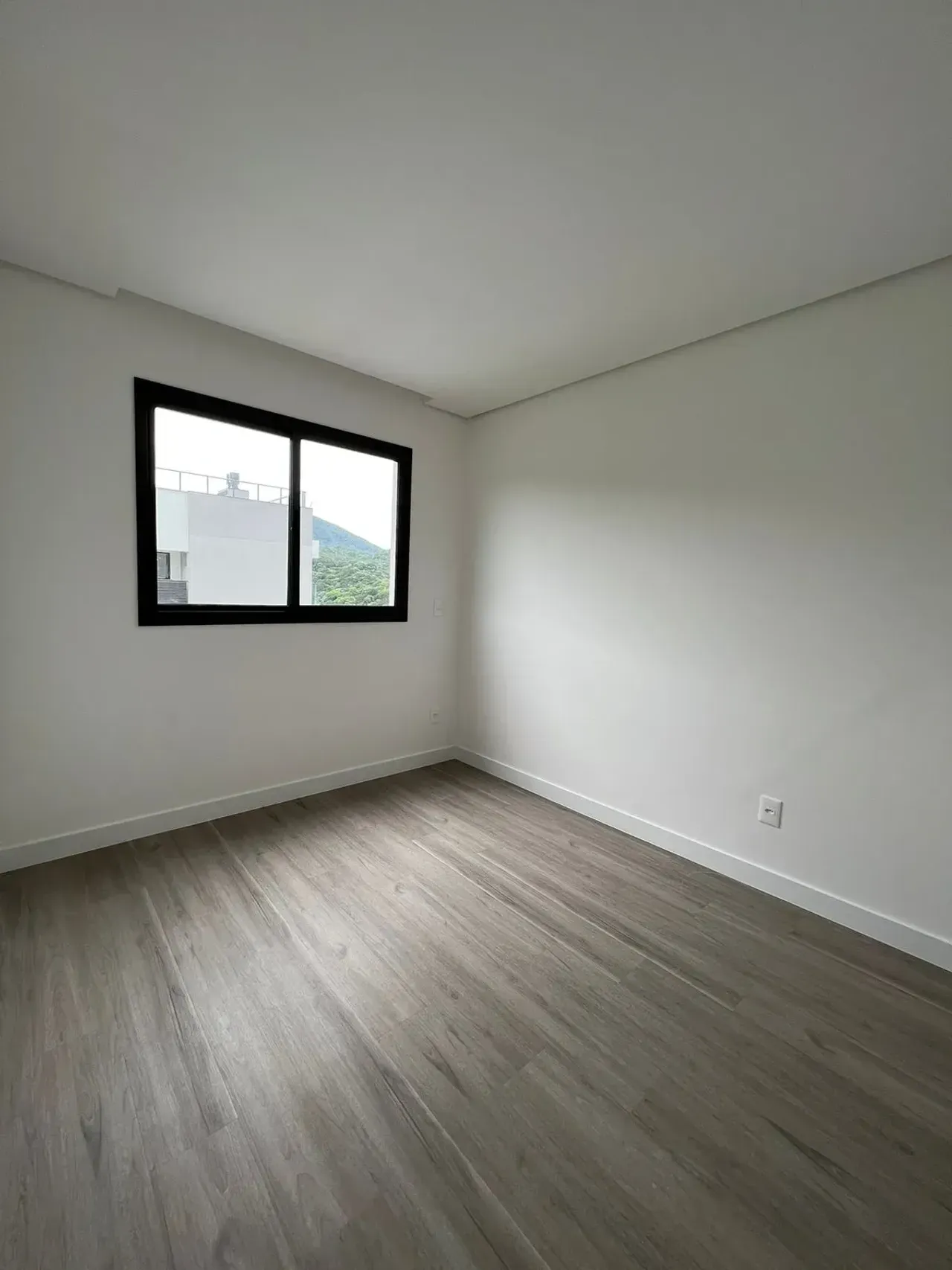 Apartamento na planta com 2 dormitórios sendo 1 suíte e 1 vaga de garagem na Praia Brava em Itajaí — foto 12