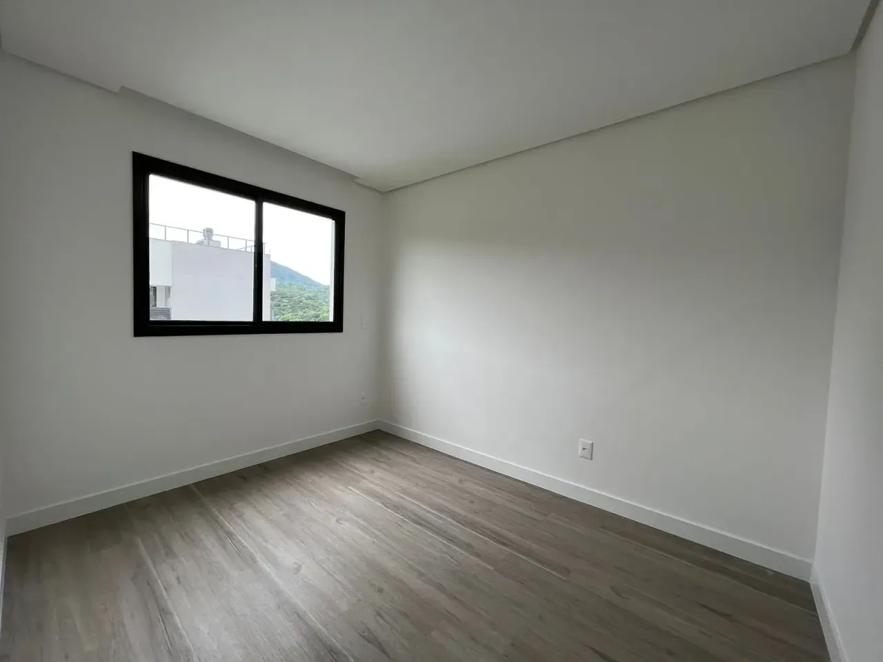 Apartamento na planta com 2 dormitórios sendo 1 suíte e 1 vaga de garagem na Praia Brava em Itajaí — foto 11