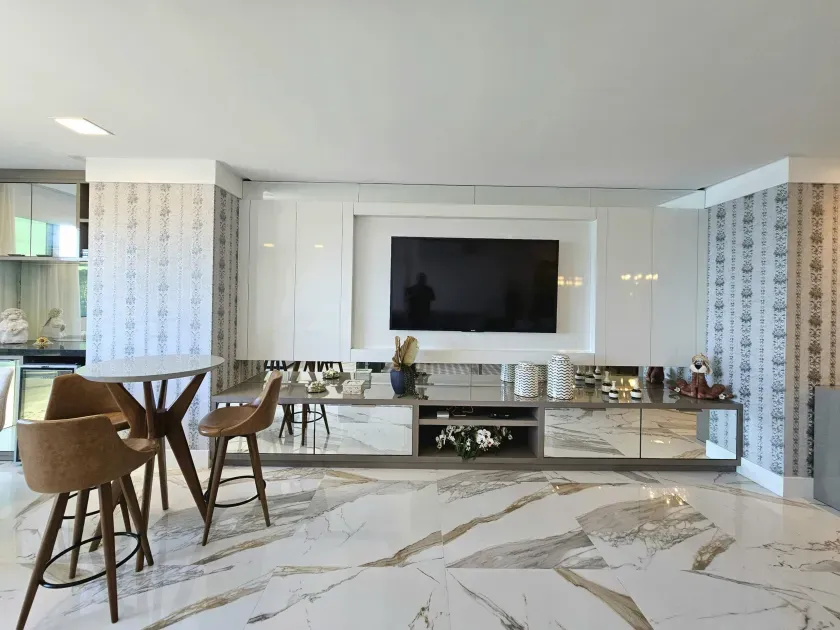 Apartamento no Edifício Saveiro com 3 suítes em Balneário Camboriú — foto 3