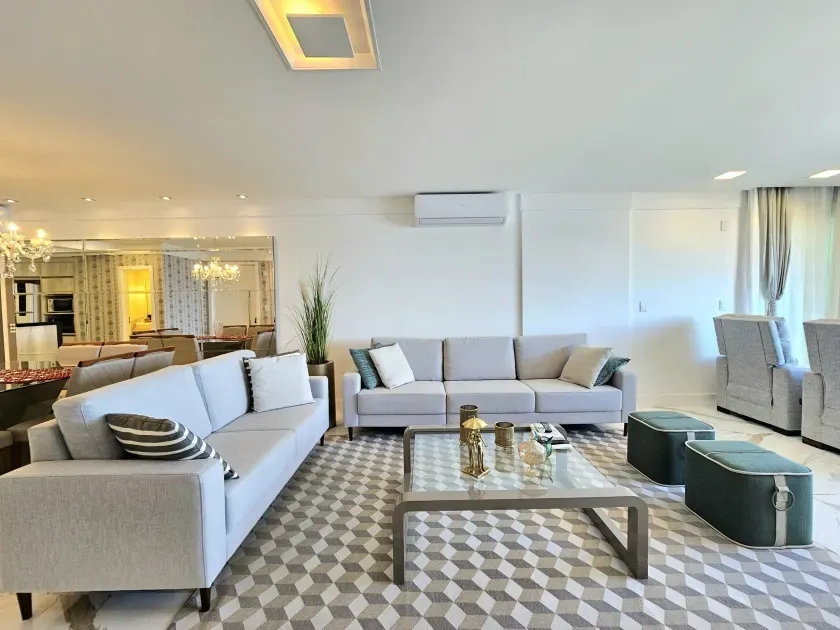 Apartamento no Edifício Saveiro com 3 suítes em Balneário Camboriú — foto 8