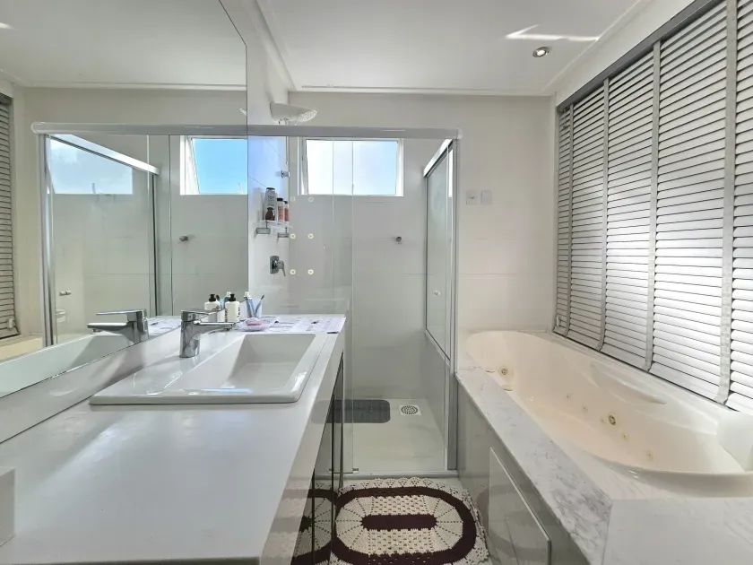 Apartamento no Edifício Saveiro com 3 suítes em Balneário Camboriú — foto 16