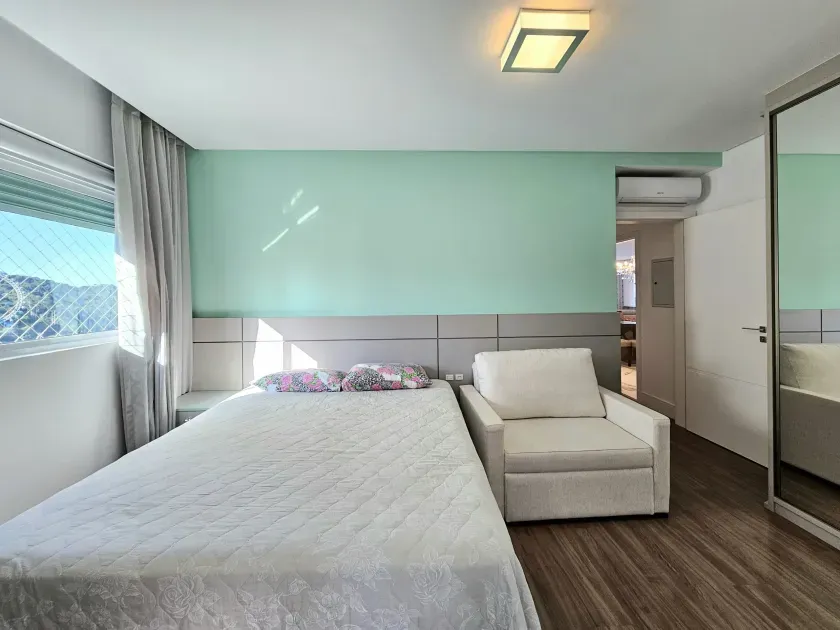 Apartamento no Edifício Saveiro com 3 suítes em Balneário Camboriú — foto 22