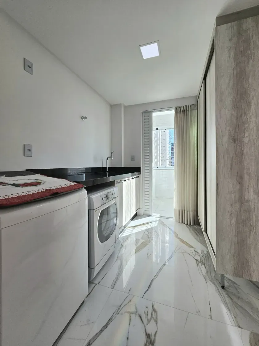 Apartamento no Edifício Saveiro com 3 suítes em Balneário Camboriú — foto 25