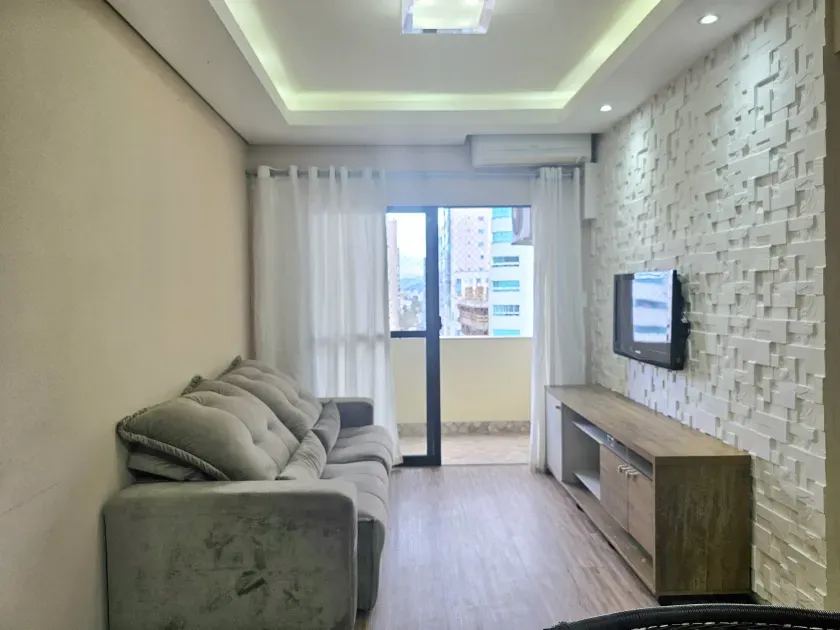 Apartamento no Edifício Dom Herminío com 2 dormitórios em Balneário Camboriú — foto 1