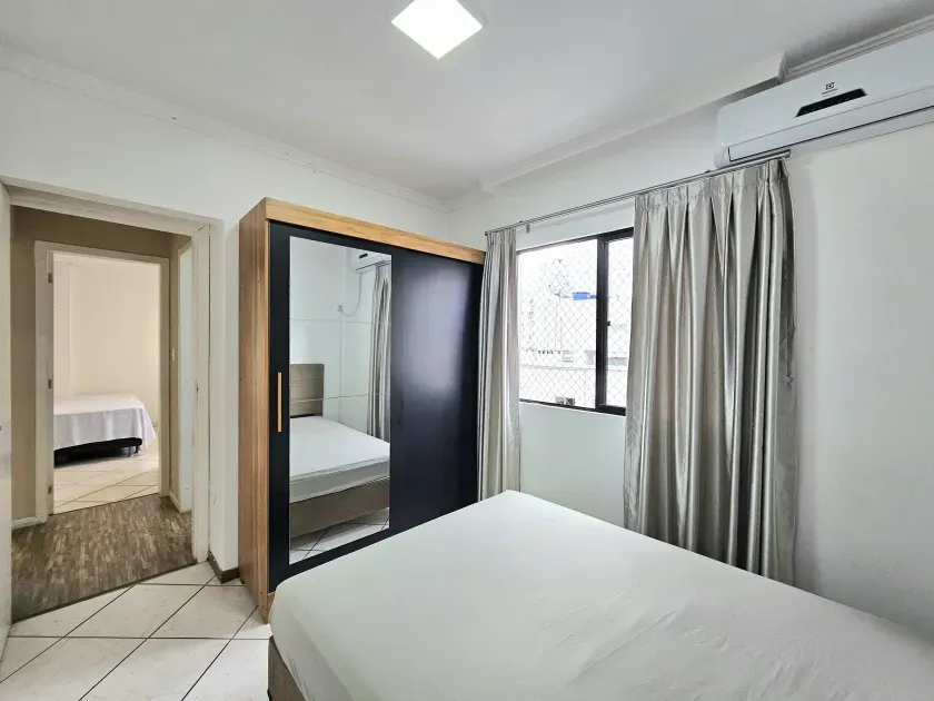 Apartamento no Edifício Dom Herminío com 2 dormitórios em Balneário Camboriú — foto 10