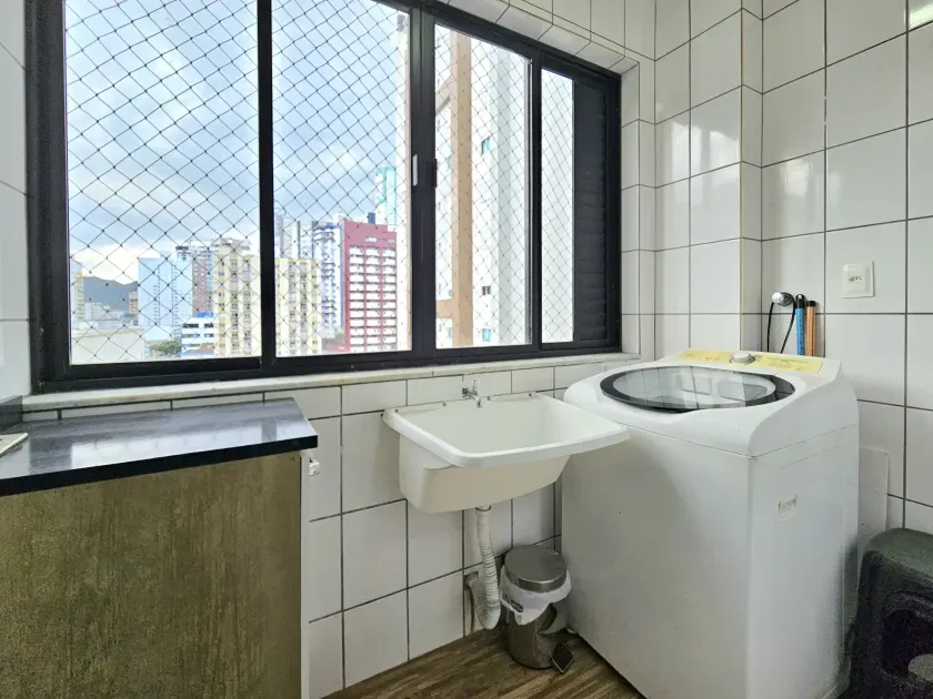 Apartamento no Edifício Dom Herminío com 2 dormitórios em Balneário Camboriú — foto 11