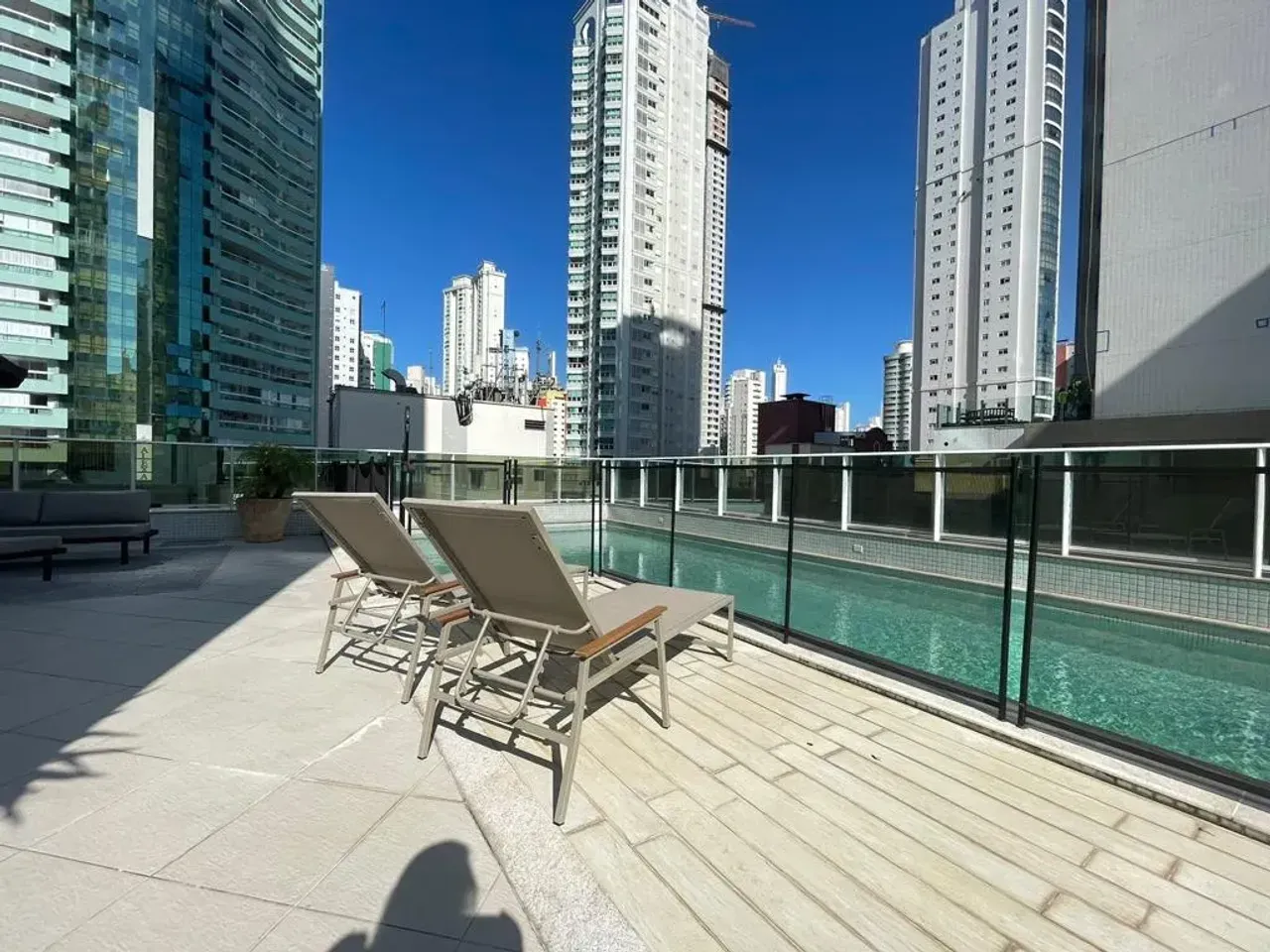 Apartamento no Edifício Four Seasons com 4 suítes no Centro de Balneário Camboriú — foto 17