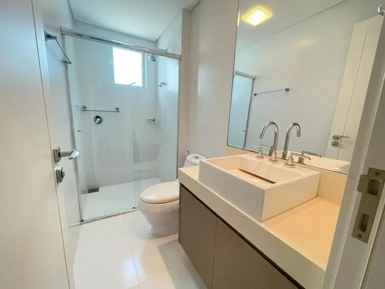 Apartamento no Edifício Four Seasons com 4 suítes no Centro de Balneário Camboriú — foto 11