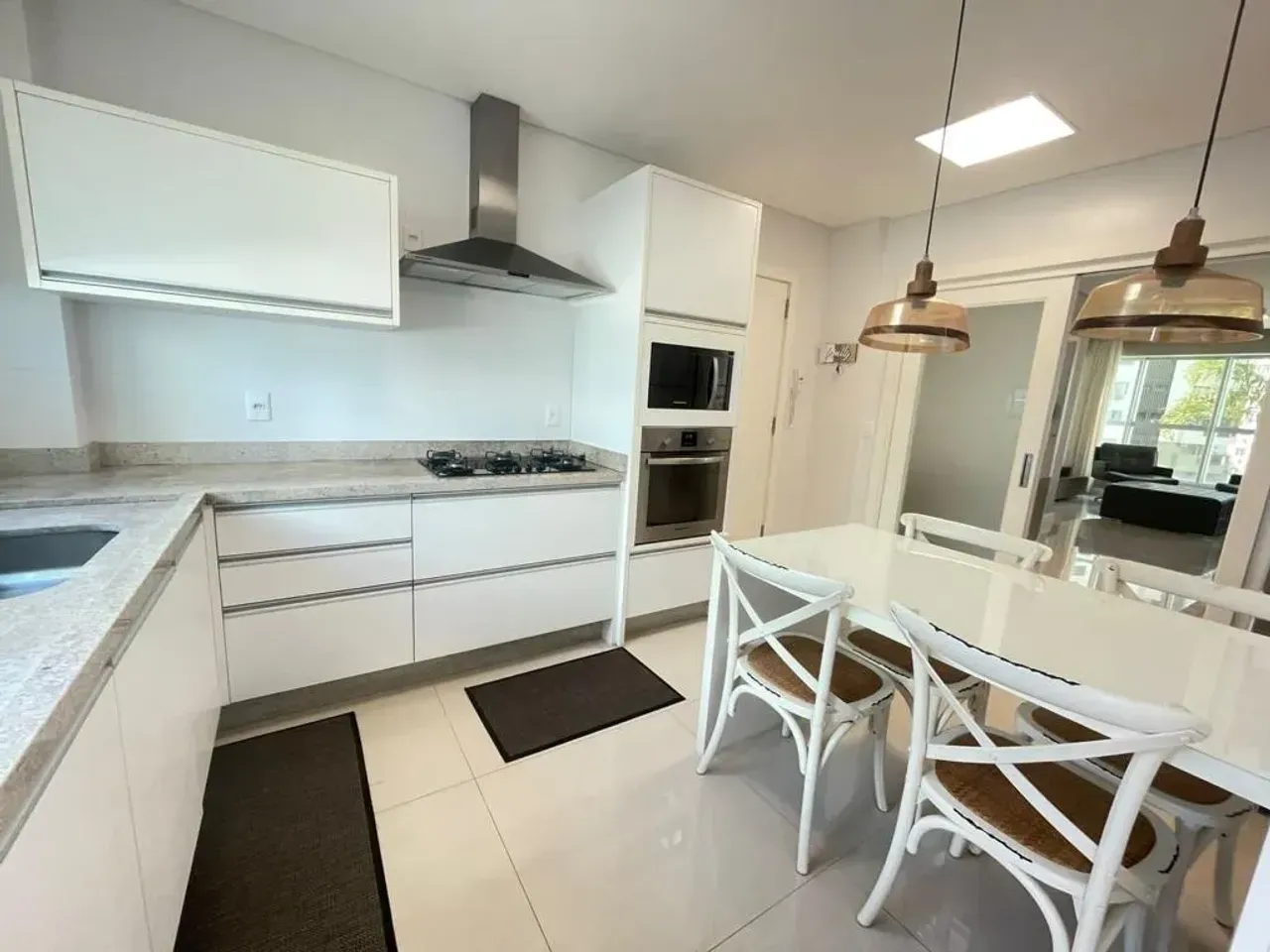 Apartamento no Edifício Four Seasons com 4 suítes no Centro de Balneário Camboriú — foto 6
