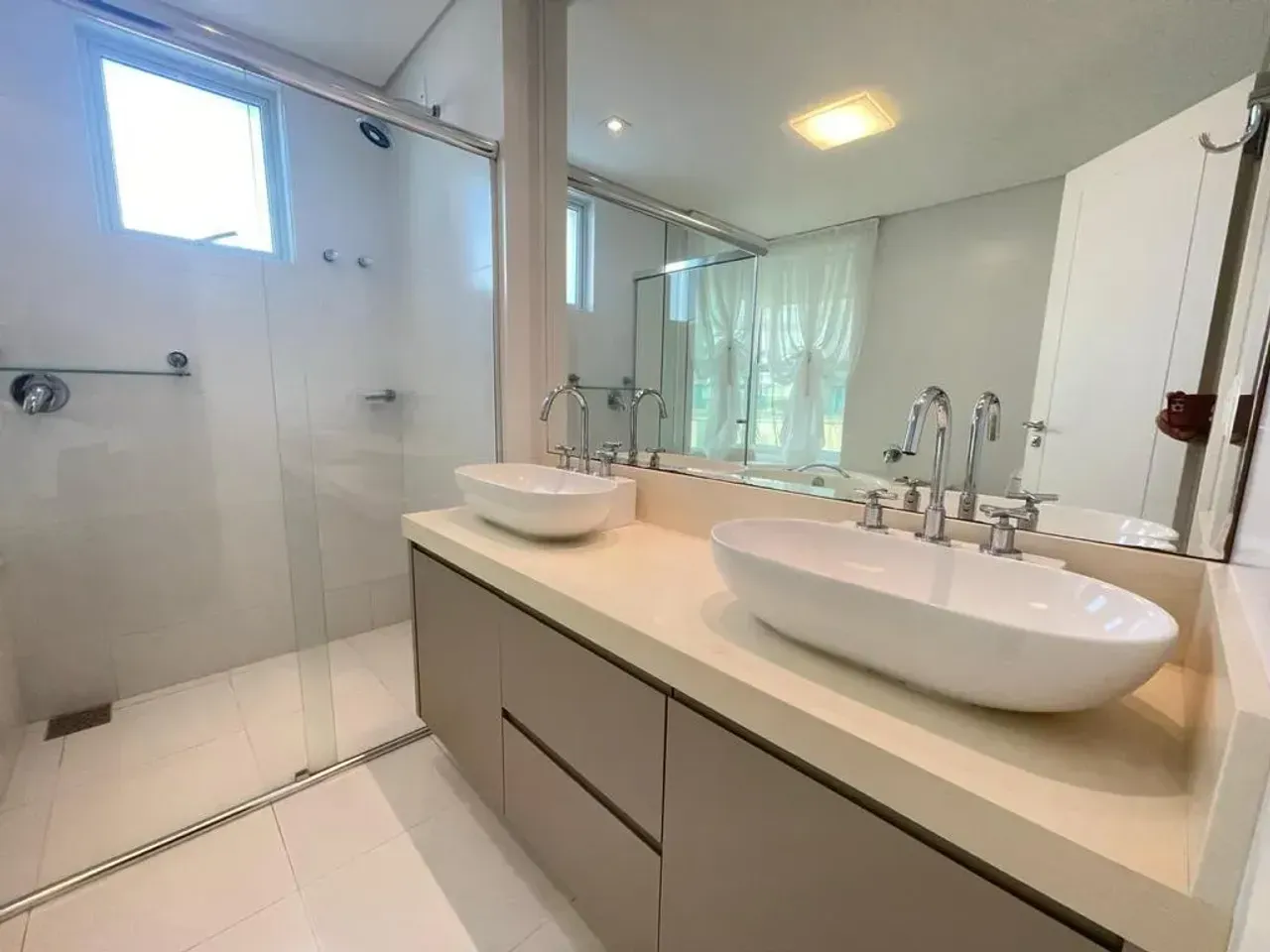 Apartamento no Edifício Four Seasons com 4 suítes no Centro de Balneário Camboriú — foto 4