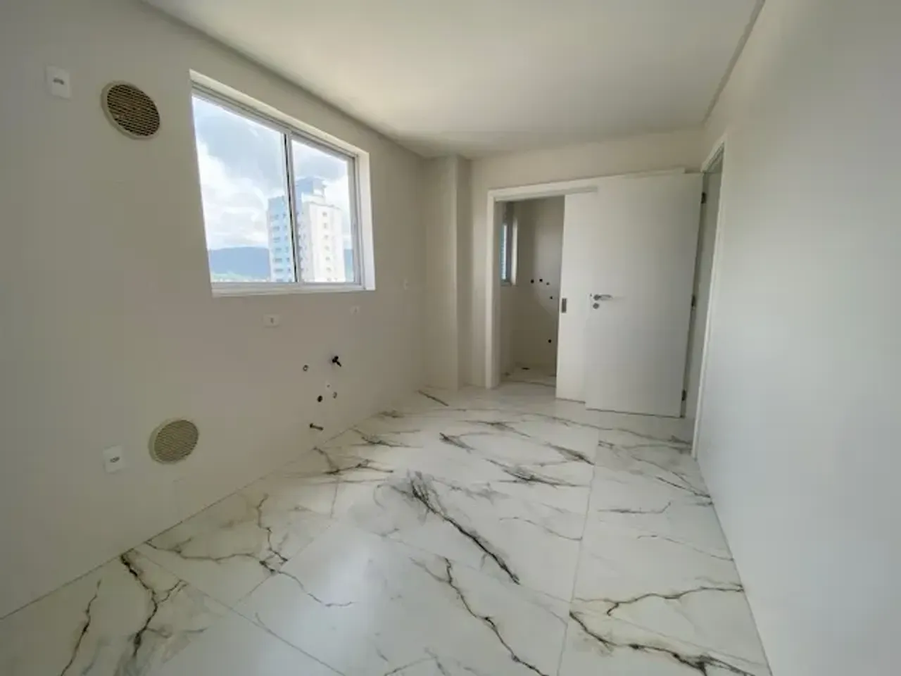 Apartamento no Santilhana Del Mar com 3 suítes em Balneário Camboriú — foto 33