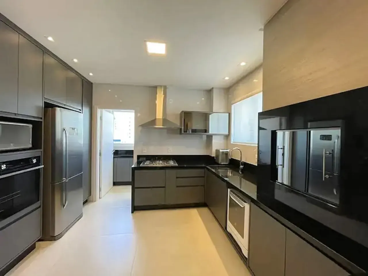 Apartamento no Edifício Montpellir com 3 suítes em Balneário Camboriú — foto 5