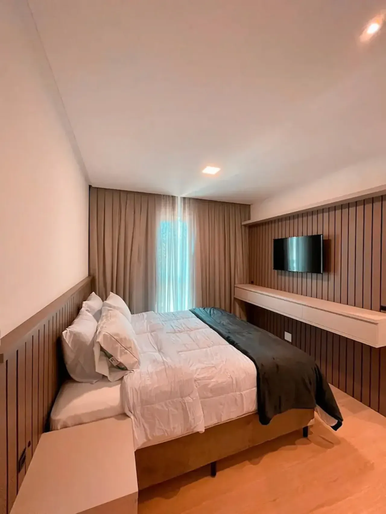 Apartamento no Edifício Montpellir com 3 suítes em Balneário Camboriú — foto 23
