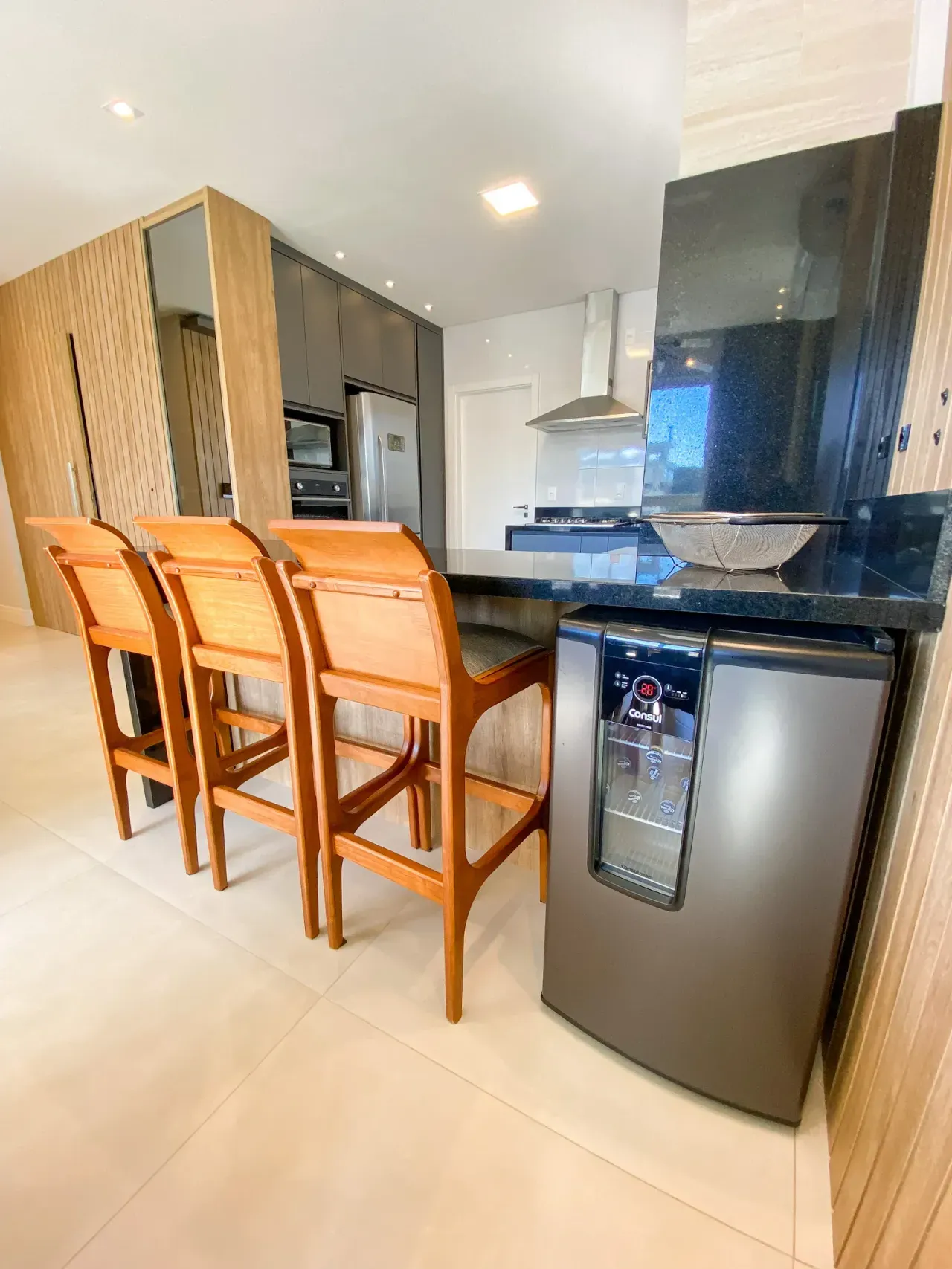 Apartamento no Edifício Montpellir com 3 suítes em Balneário Camboriú — foto 13