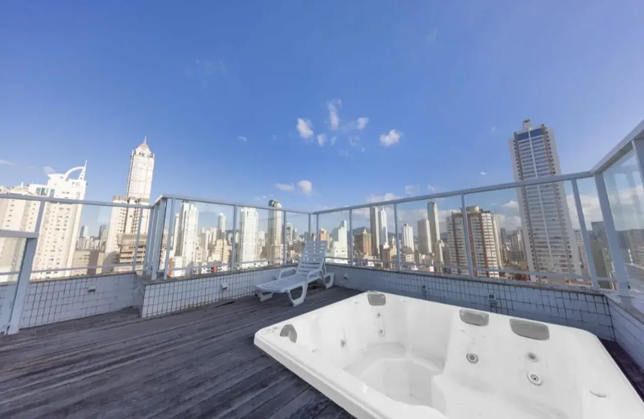 Cobertura Triplex no Edifício Villagio de Veneza com 3 suítes em Balneário Camboriú — foto 8