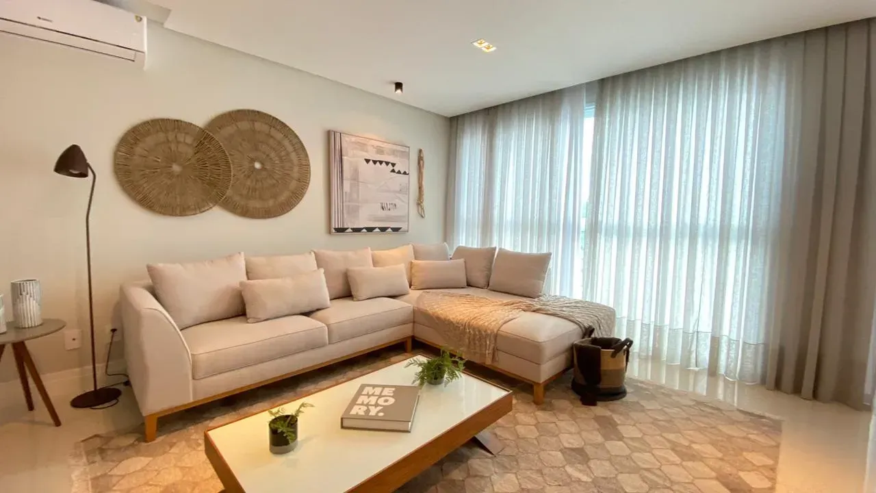 Apartamento no Edifício Falcon Tower com 4 dormitórios em Balneário Camboriú — foto 2