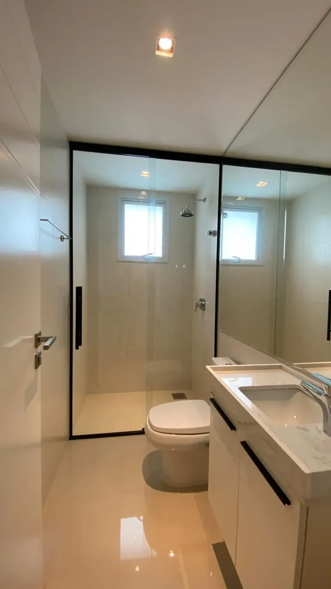 Apartamento no Edifício Falcon Tower com 4 dormitórios em Balneário Camboriú — foto 7