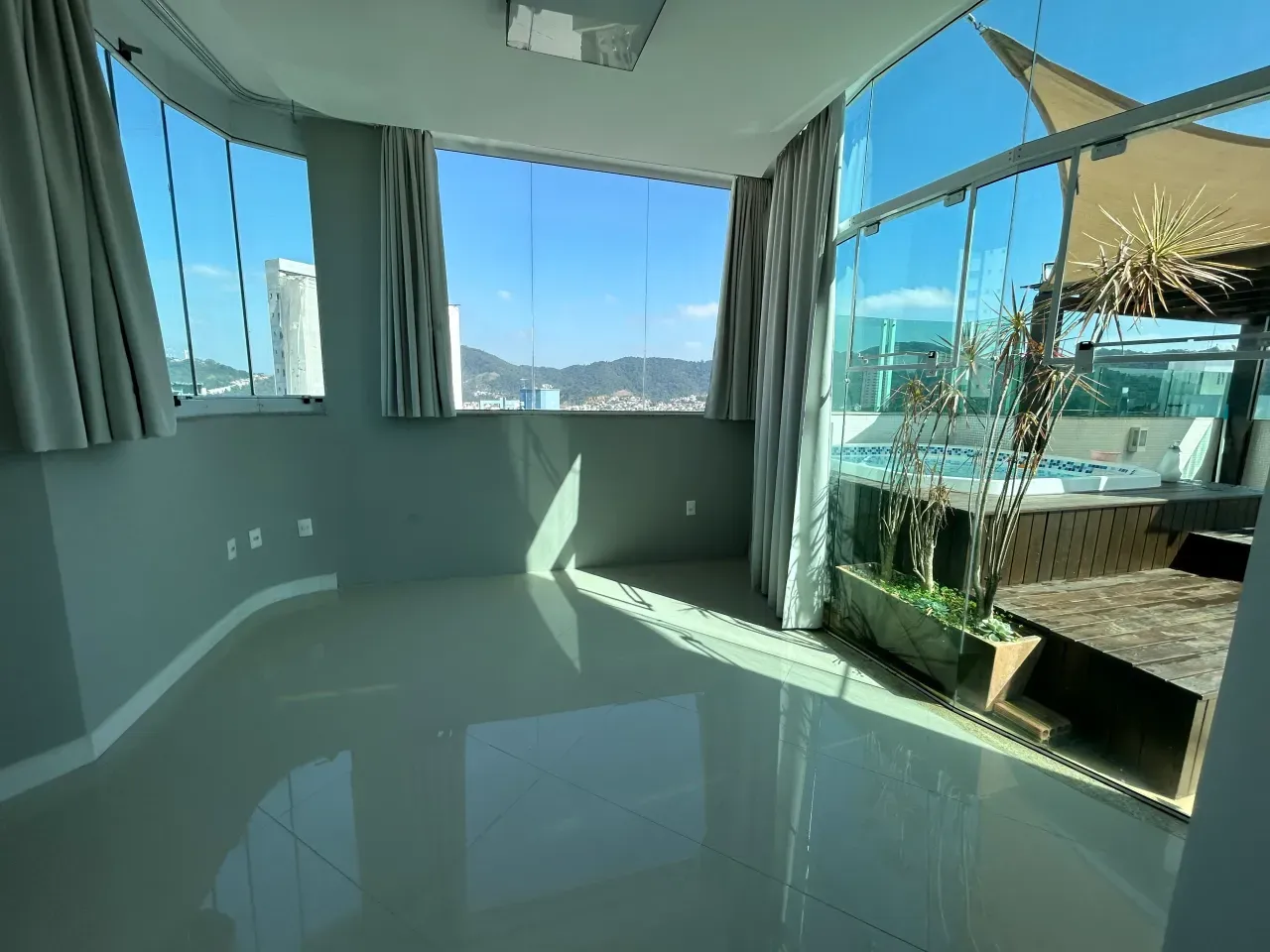 Cobertura Duplex no Edifício Golden Alliance com 4 suítes em Balneário Camboriú — foto 7