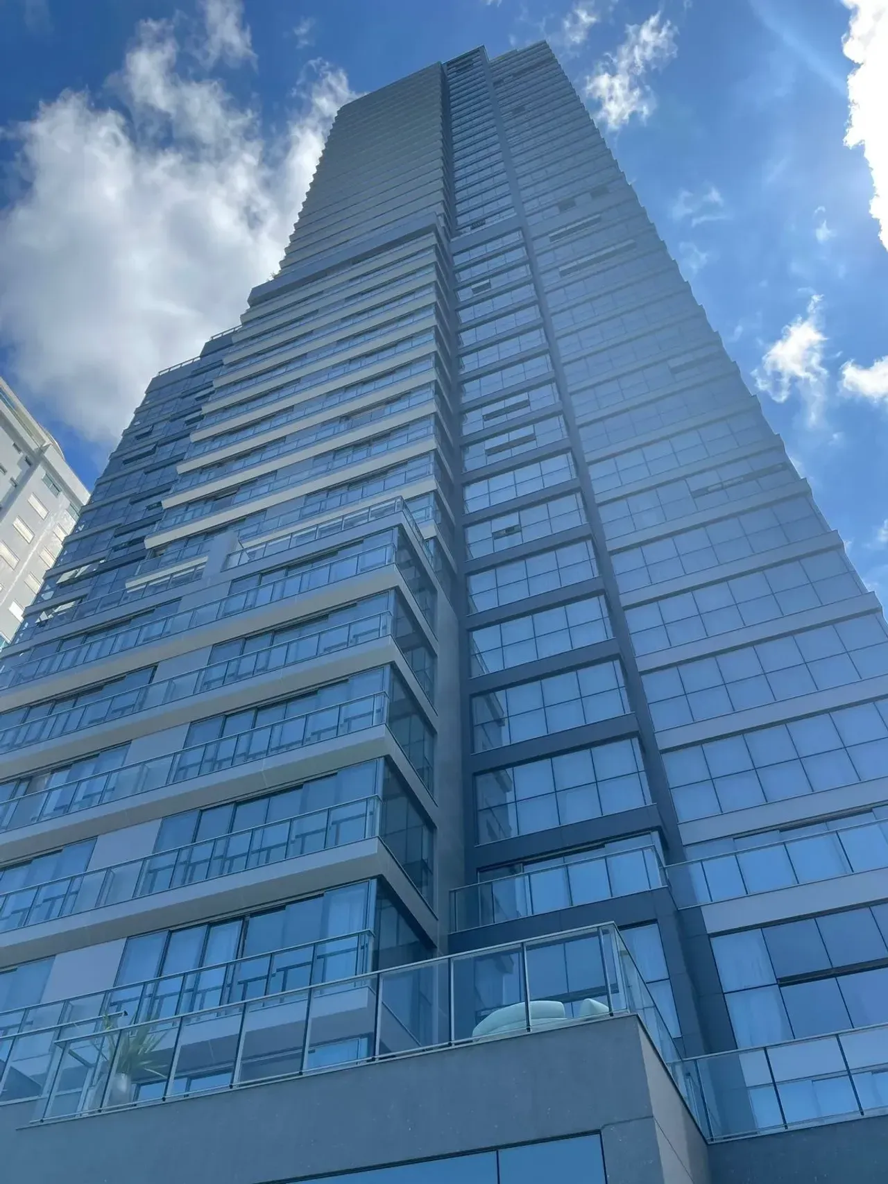 Apartamento no Edifício Splendido com 5 suítes em Balneário Camboriú — foto 1