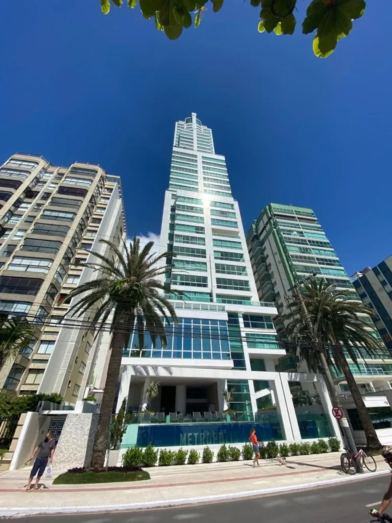 Apartamento no Edifício Metropolis com 4 suítes em Balneário Camboriú — foto 27