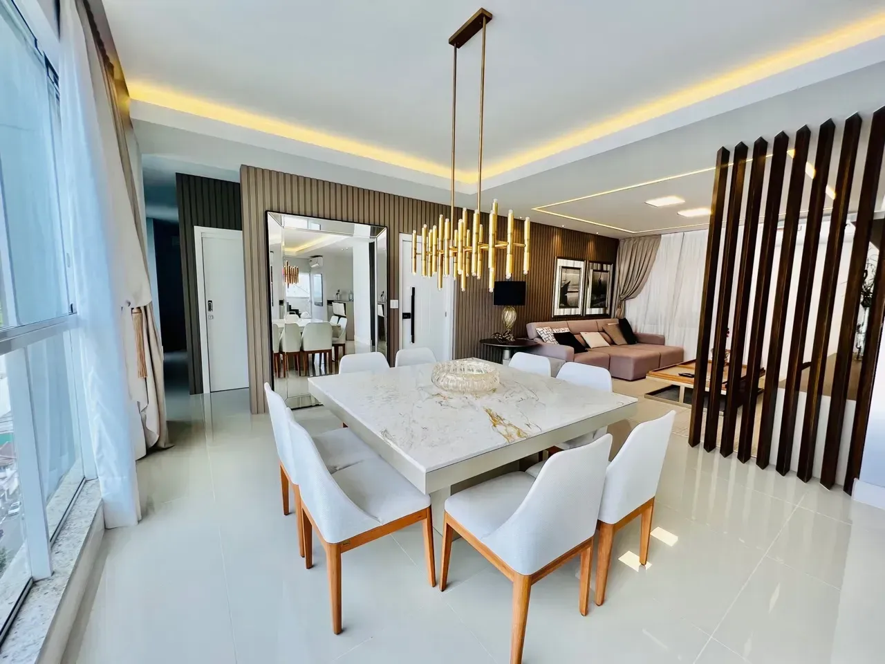 Cobertura no Edifício Silver Tower com 4 dormitórios em Balneário Camboriú — foto 1