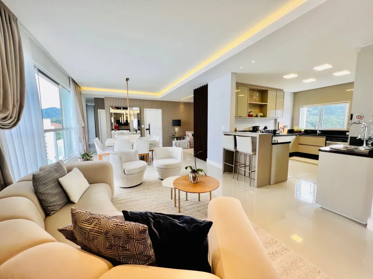 Cobertura no Edifício Silver Tower com 4 dormitórios em Balneário Camboriú — foto 40
