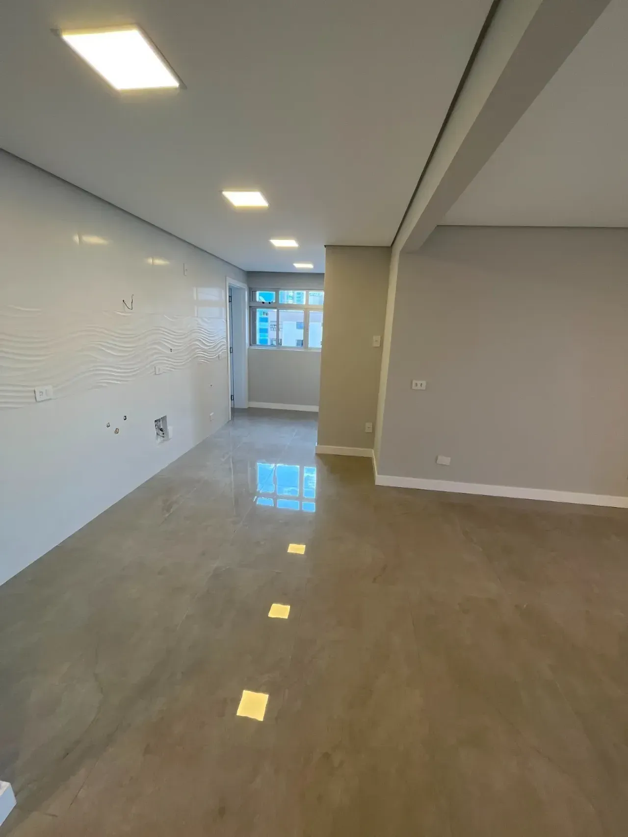 Apartamento no Edifício Saint Tropez frente mar com 4 dormitórios sendo 2 suítes e 3 vagas no Centro de Balneário Camboriú — foto 6