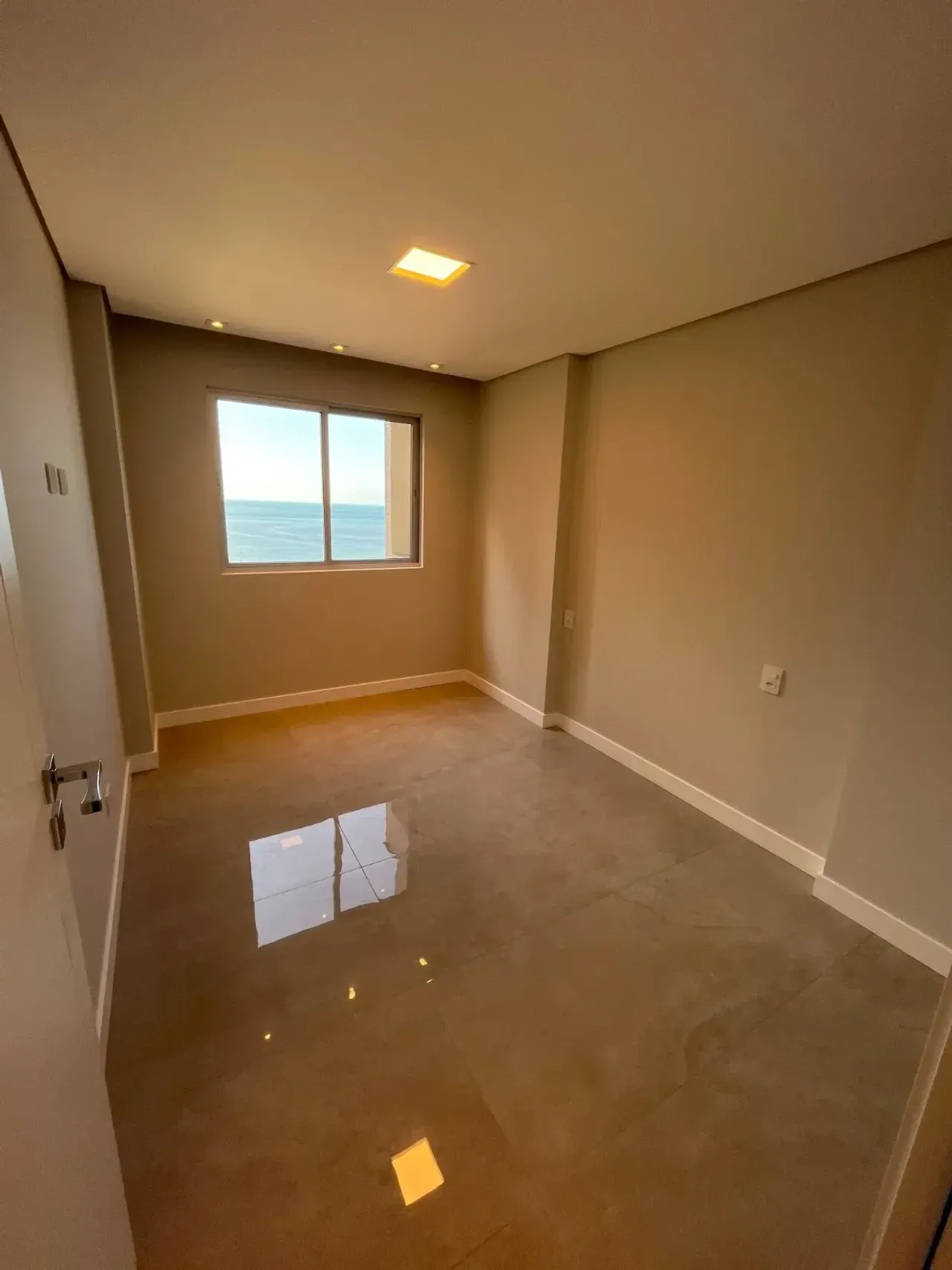 Apartamento no Edifício Saint Tropez frente mar com 4 dormitórios sendo 2 suítes e 3 vagas no Centro de Balneário Camboriú — foto 9